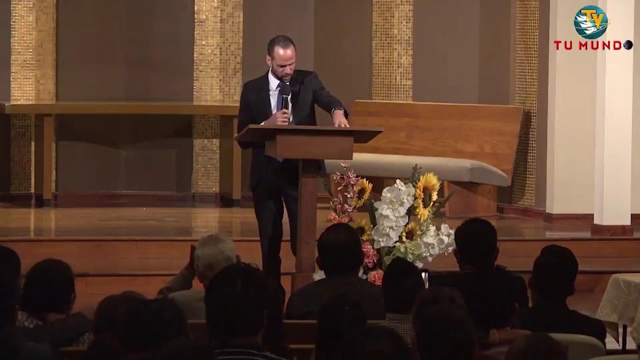 Пастор Арнальдо Круз: «У Бога сегодня для вас послание».