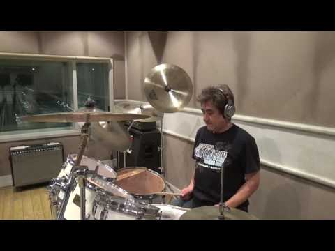 【UVERworld】の「7th Trigger」を練習しようと叩いてみたらアクシデントΣ(￣ロ￣lll)