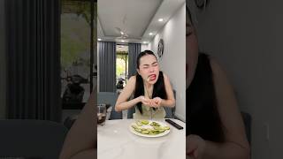 WHY DOES MY SISTER EAT LEMONS?? 🤢🍋‍🟩😝 #funny #shorts