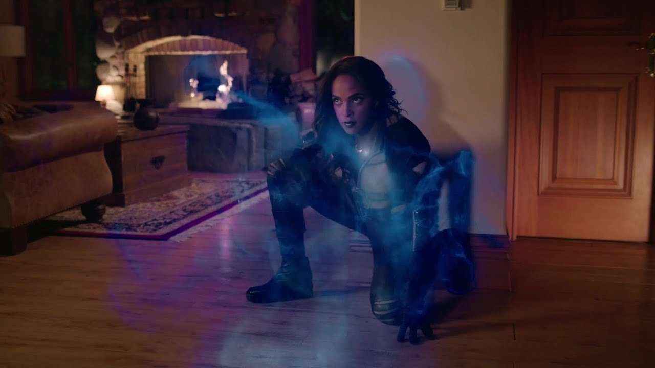 Vixen (Mari) Powers and Fight Scenes - Arrow