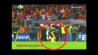 Sahaya Atılan Cep Telefonuyla Konuşmak - Volkan Demirel