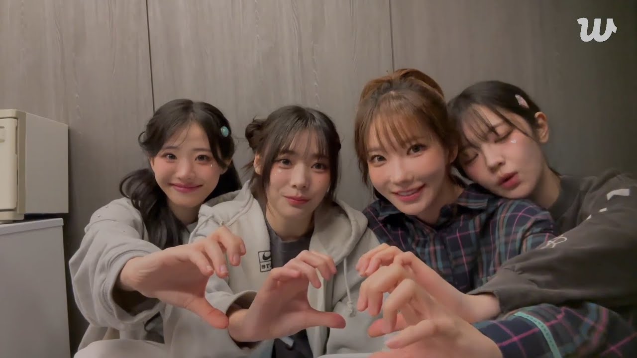 QWER 위버스 라이브 영상 (04. 06. 2025)