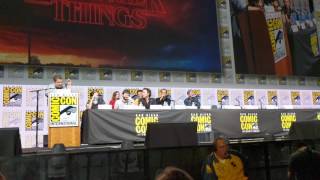 Sdcc 2017 - Patton Oswalt Introduces Stranger Things Cast