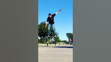 BS boardslide up rail