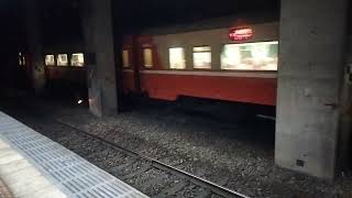 本人拍攝本頻道1001部台鐵列車554次本務E229型莒光號經海/北迴線往花蓮114/5/1按鳴笛台北站進站