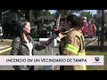 Fuego de dos alarmas destruye casa abandonada en Tampa y alcanza viviendas cercanas