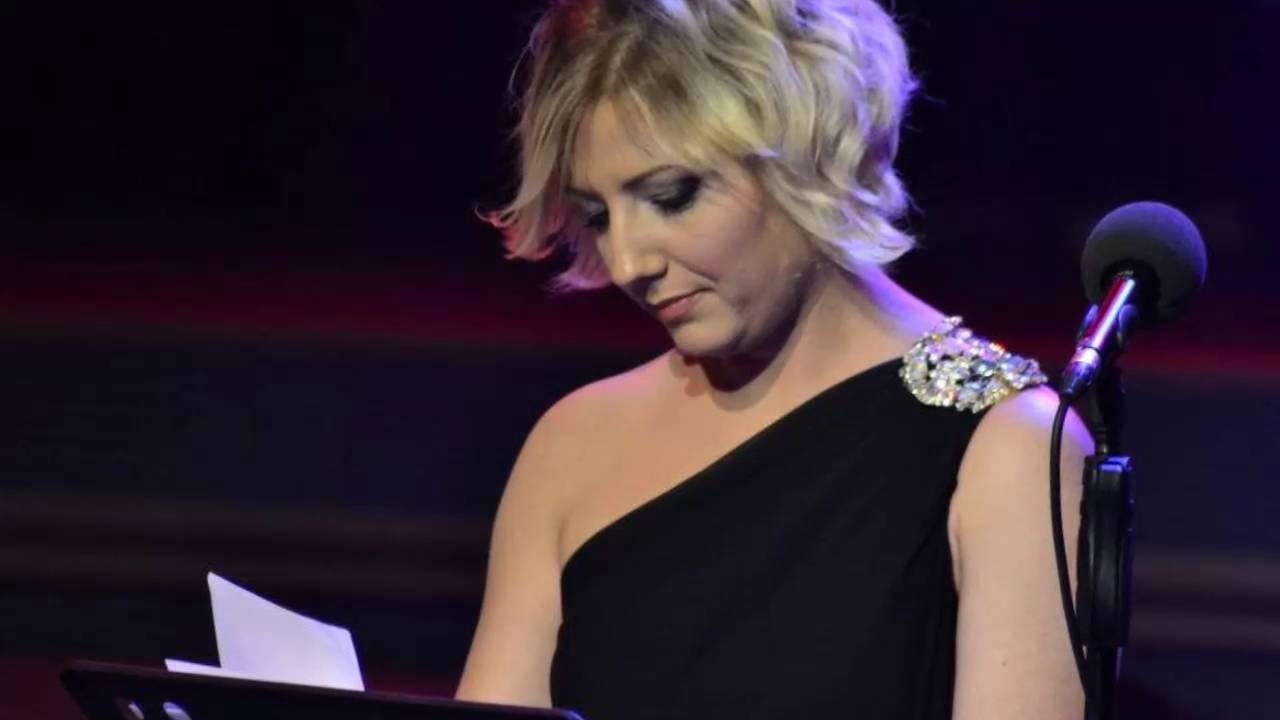 Belgin GÖK-Sevgi Çiçekleri Açtı Bu Mevsim (HÜZZAM)R.G.