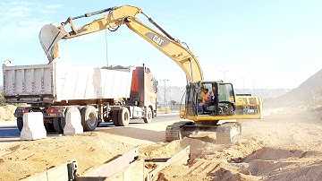 Caterpillar Excavator 320D L Loading Dump Truck, Deep Excavation Working