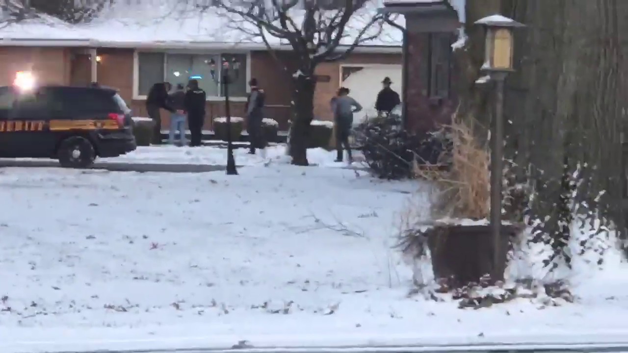 Officers Arrest Man After Standoff - YouTube