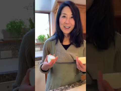 ⁣Anti Inflammatory Onion Broth - Dr. Joyce Choe demonstrates