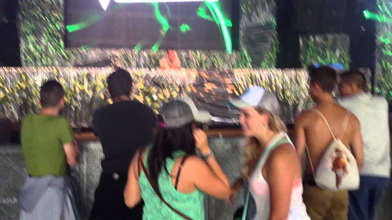 Guarda Jacob Van Hage Live @ Tomorrowland 2013 (V-Sessions Stage) su YouTube Guarda Jacob Van Hage Live @ Tomorrowland 2013 (V-Sessions Stage) su YouTube