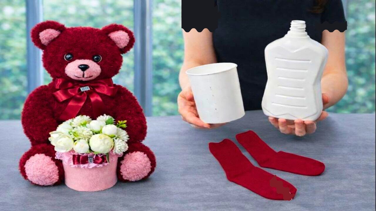 Не выбрасывайте пластиковые бутылки! 😍 Превратите их в этого милого многофункционального плюшевог...