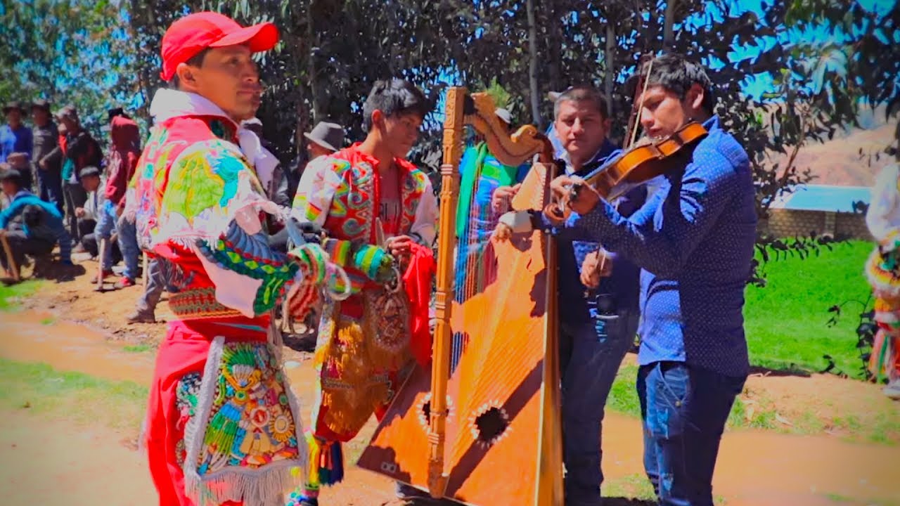 Apus de Huancavelica en YANAYACU 2018 - Huaynos bailables🎵🎻