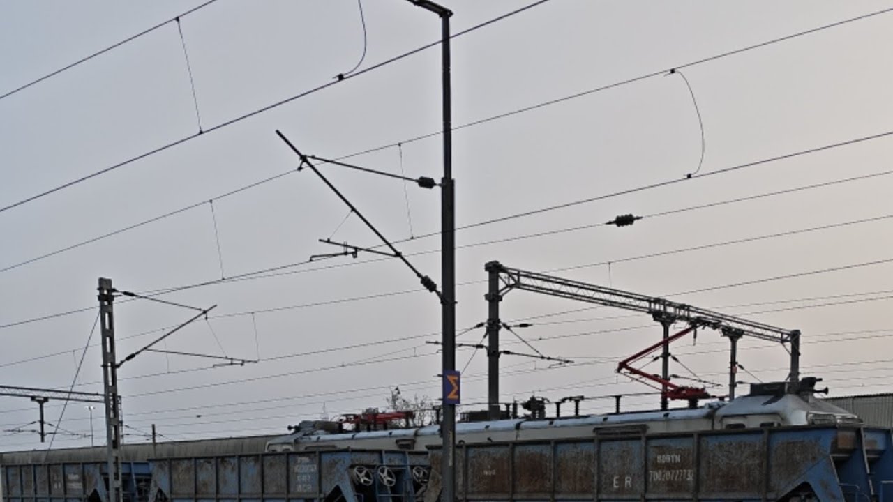 Aaj thoda alag hai 🤩❄️ live Laxmi bai station || Indore Junction