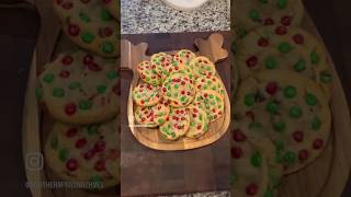 Christmas M&M Cookies are perfect for the Holidays! #cookietime #cookies #cookiesforsanta #baking