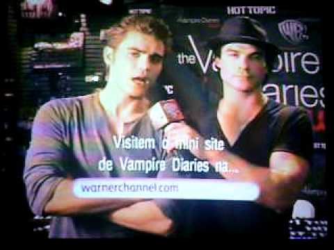 Paul e Ian dando "oi" para Amrica Latina