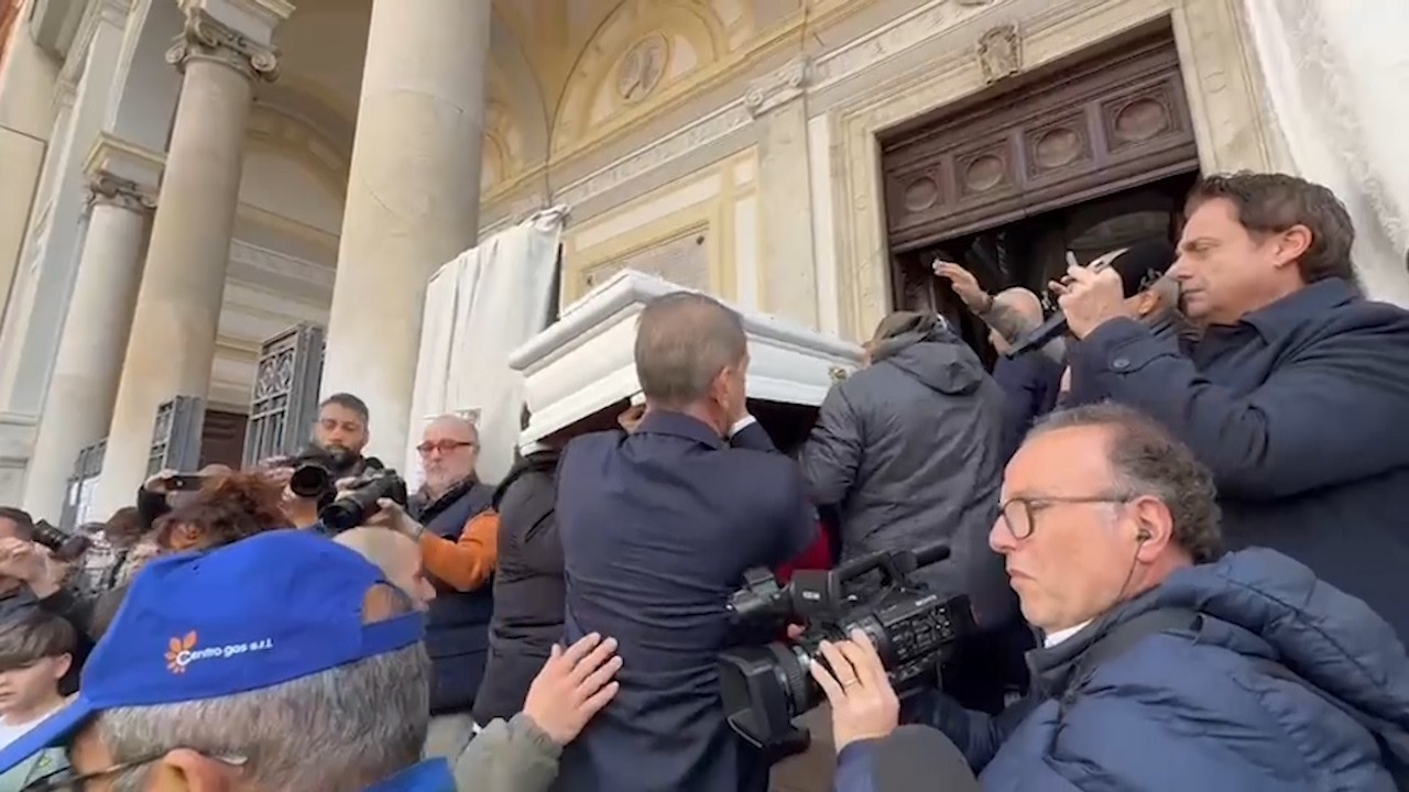 Nola, l'ultimo saluto al piccolo Domenico