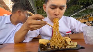 This Person Wants To Be Brushed By The Foreman Because 