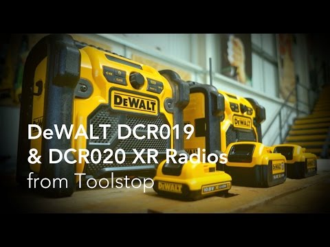 Voorverkoop Vertrappen echo DeWALT DCR019 & DCR020 XR Compact Jobsite Radios from Toolstop - YouTube