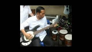 Jokowi Main Gitar