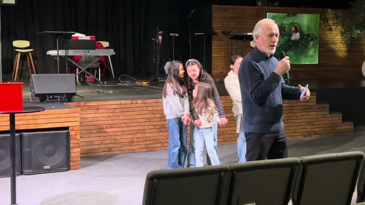 Брат Сергей рассказывает свидетельство о дедушке и молится за детей 2-7-2026