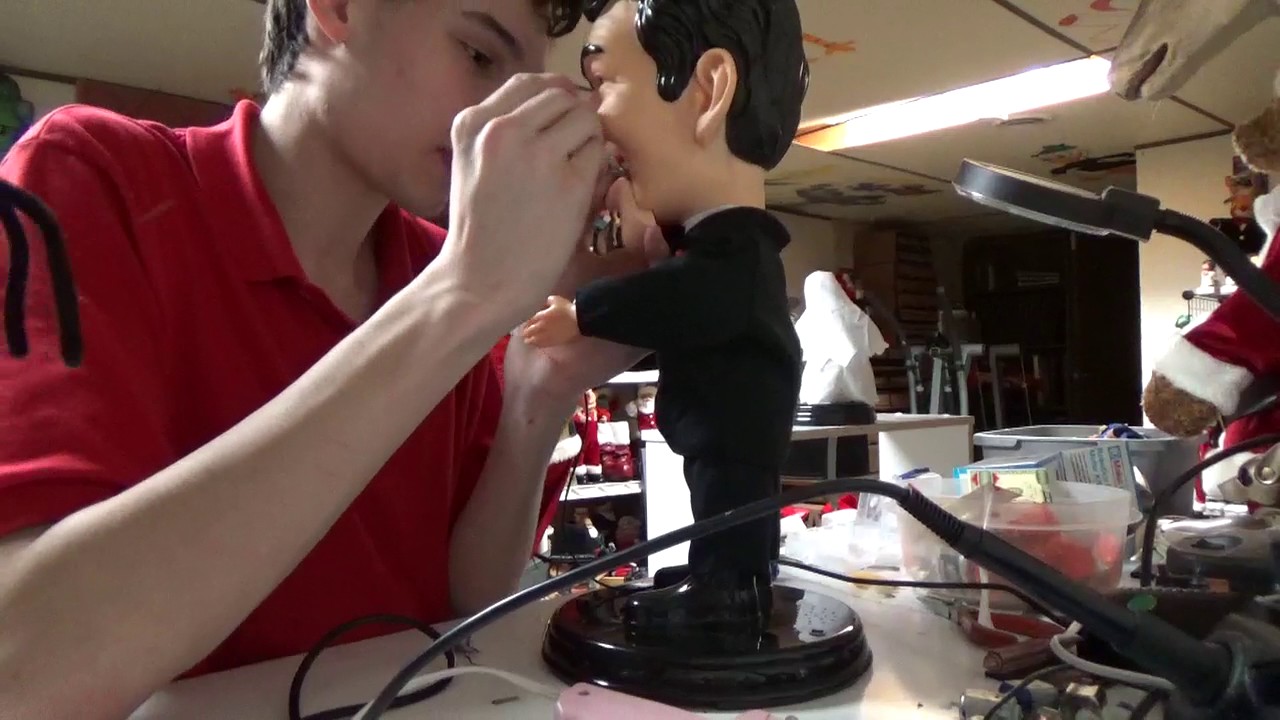 Gemmy Animatronic Repairs: Pop Culture Series Dean Martin (PART 1)