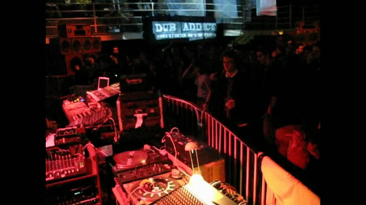 Dub Addict Sound System / Boudou RAIL THEATRE 040409 037CUT