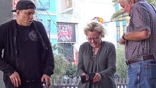Popping Wallet In Las Vegas