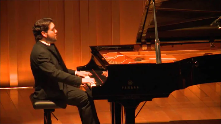 Live recording. Miguel Angel Acebo plays Beethoven...