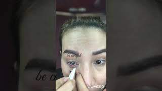 removing the eyes contact lens-tháo len mắt!