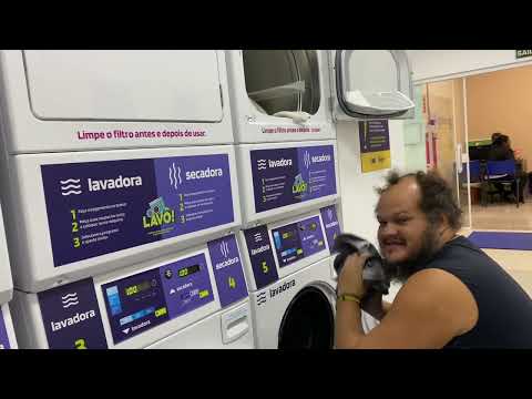PONDO A ROUPA PRA SECAR NA LAVANDERIA LAVÔ ITU