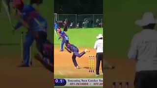 කොහොමද පිස්සු හැදෙන Catch එක 😍  #cricket #srilanka  #bestcatches #indiacricket soft ball six side screenshot 5