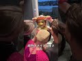 多くの俳優は、たった1分で衣装を着替えなければなりません！