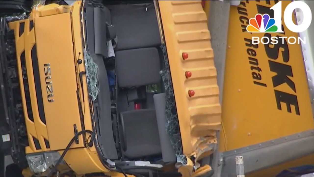 4 hospitalized after truck crashes in Boston, hitting pedestrians - YouTube