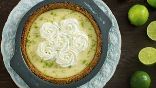 Key lime pie with graham cracker crust