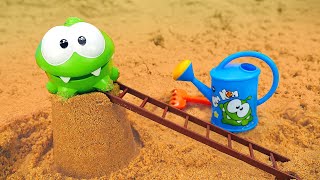 Строим замок из песка! Ам ням и Игры с песком для детей - Новые приключения Ам Няма