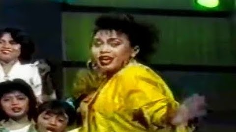 Hetty Koes Endang - Berdiri Bulu Romaku (1986 Selekta Pop TVRI)