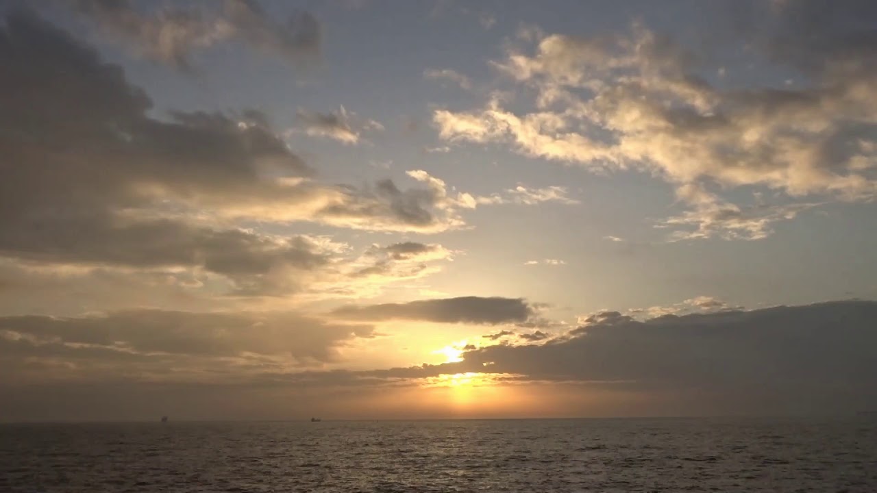朝日 後光 夜明け 朝日が昇る 後光が射す 曙 雲の動きがいい 素敵な朝 癒しの朝日 希望の朝 感動の朝 感動的な朝焼け ずっと見てられる画像 Youtube