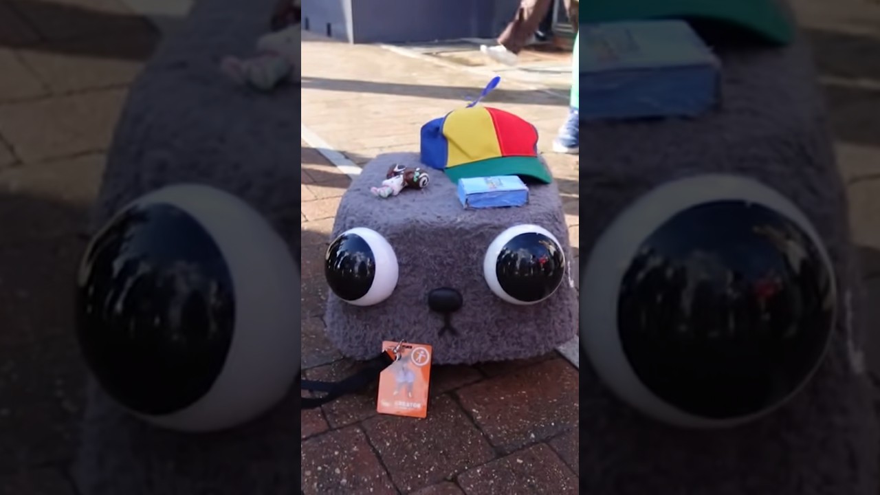 pebble in real life #comiccon #dandysworld #cosplay #roblox #funny #meme