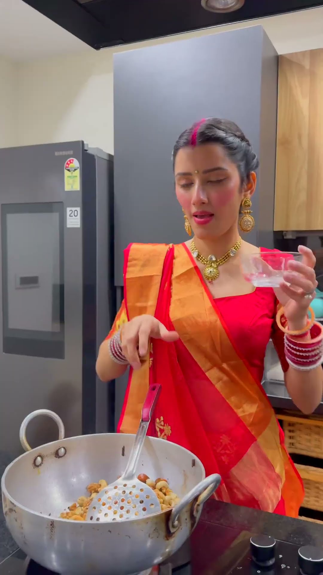 Es Thand Par Ghar Par Banaye Ye Laddu ? #neetubisht #minivlog #trendingonshorts #cooking