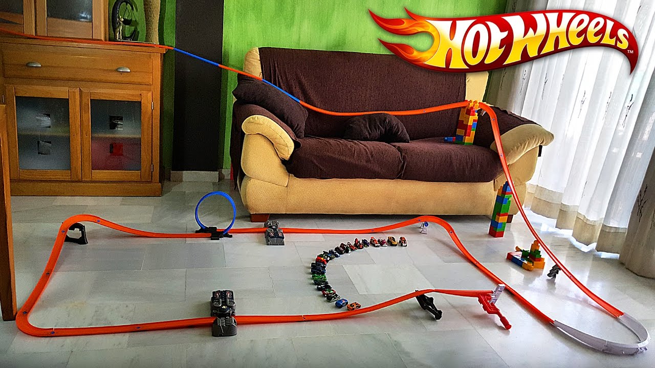 Hot Wheels In The Living Room Race Track Builder Hotwheels Toy Cars In The Living Room