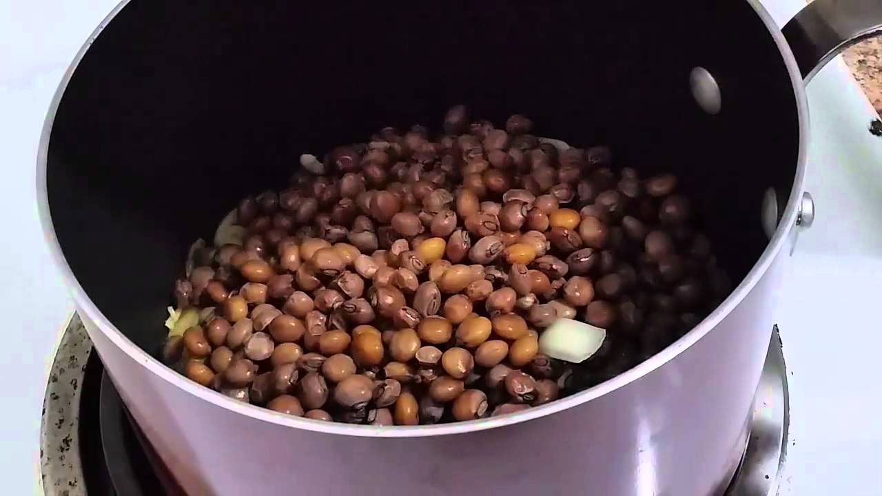 Como hacer moro de guandules (Pigeon Peas with rice) YouTube