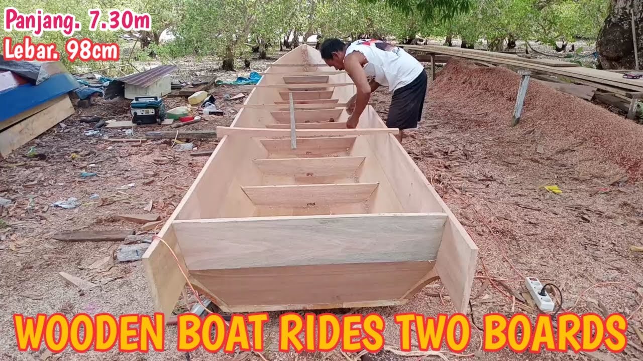 ИЗГОТОВЛЕНИЕ ЛОДКИ САМПАНА//деревянная лодка едет на двух досках