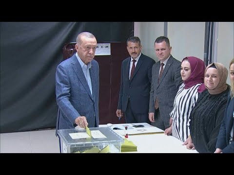 Video: Turecký prezident Erdogan Recep Tayyip: biografia, politická aktivita