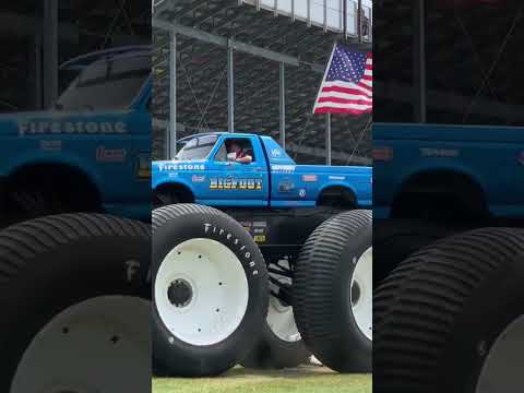 Big Truck Bigfoot 5 articulation over some cars!