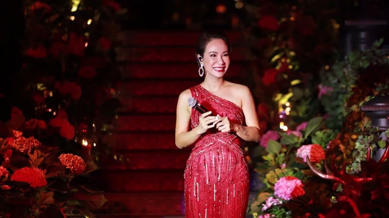 Cảm ơn tình yêu - Uyên Linh | Tháng 10 - Đêm của những vì sao | Apollo Silicone