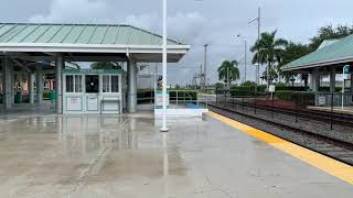 Daylight CSX on the RTA O722-24 (ex CSX Q453-23 at FLL Airport Station almost hitting a trespasser