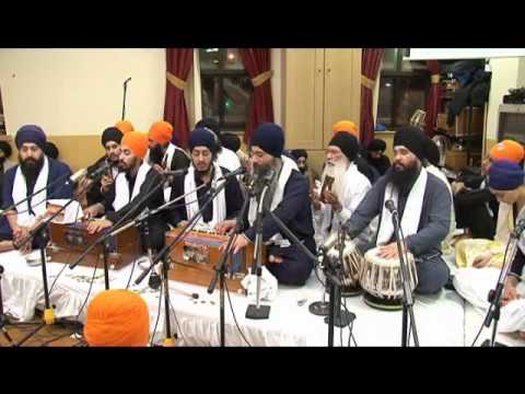 Bhai Harpreet Singh Ji - Rainsbhai - AKJ UK Samagam 2009 part1