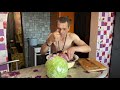 Батя готовит тушёную капусту с мясом на застолья для празднования дня рождение
