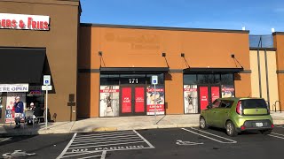 Abandoned Menchie’s Frozen Yogurt - Woodburn, OR
